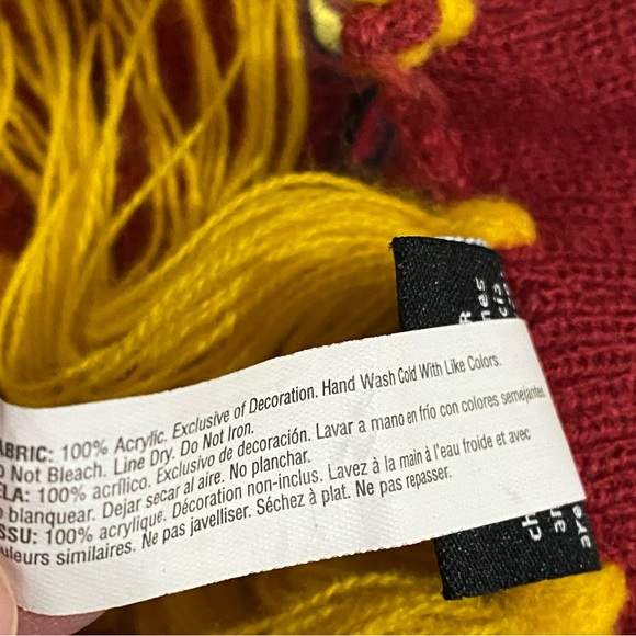 Harry Potter Gryffindor Scarf Licensed WB House Pride Cosplay Yellow Fringe - Picture 8 of 11